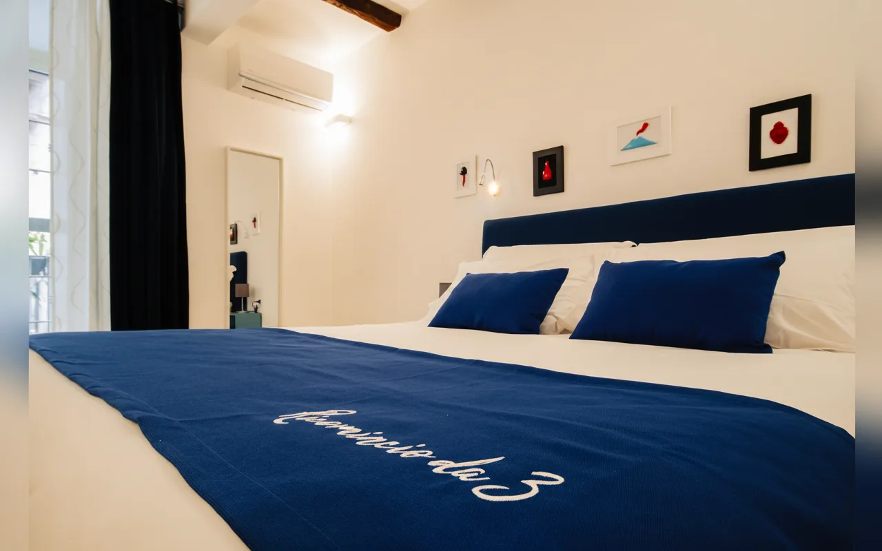 Camera con bagno privato — Ricomincio da 3, Napoli (Campania) (foto 11)
