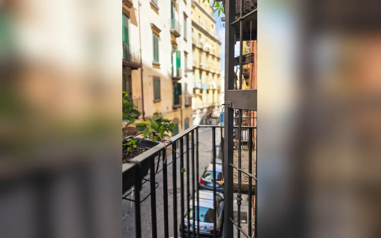Esterni di Ricomincio da 3, Napoli (Campania) (foto 3)